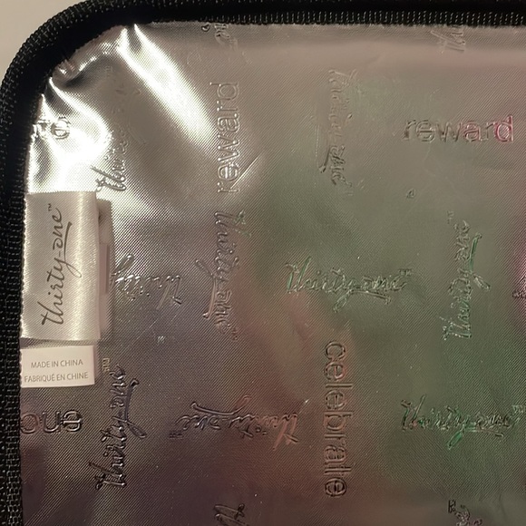 Tupperware Ultra Pro Square Baking dish and Thirty-One carrier - Picture 6 of 10